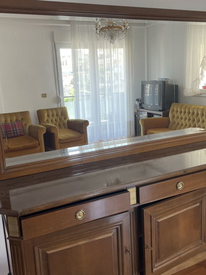 Buffet and mirror like new, 2 meters