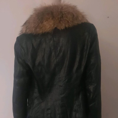 Leather jacket with natural fox fur collar like new, size S-M, black and brown
