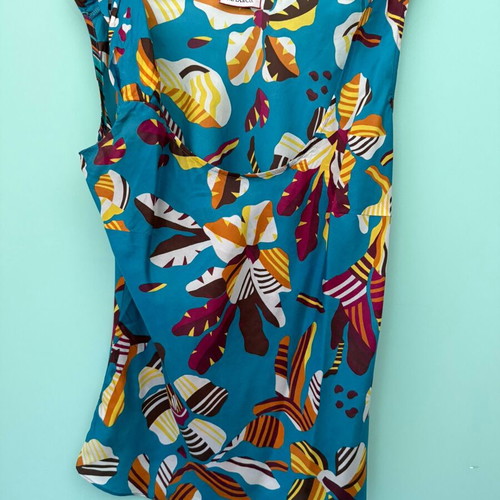 Max&Co. silk printed sleeveless top like new, floral pattern