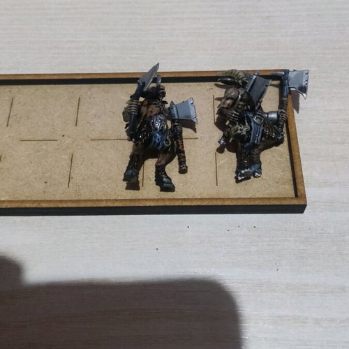 Warhammer Age of Sigmar 35 figures like new, collectible
