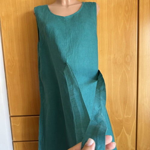 Linen dress 100% used, breathable with adjustable belt, size large