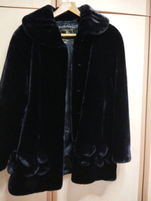 Plush jacket like new, size L, black