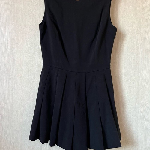 Black wool dress with pleats, like new, size S