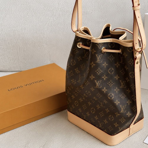 Louis Vuitton Noé Monogram Canvas shoulder bag like new, beige and brown
