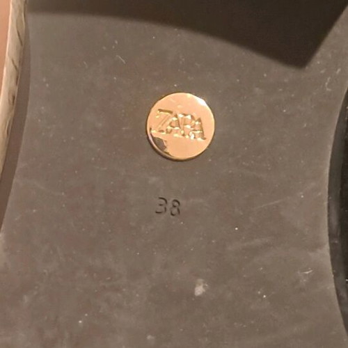 Παπούτσια Zara νούμερο 38 σαν καινούργια, γυαλιστερά