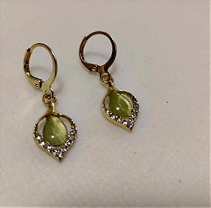 Λαμπερά σκουλαρίκια με χρυσοπράσινη πέτρα