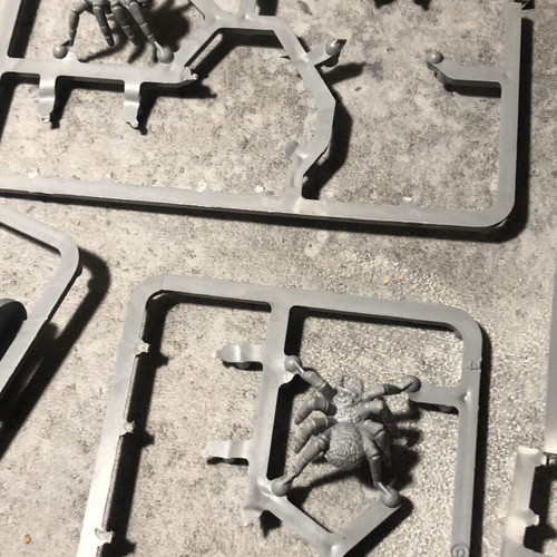 Warhammer Fantasy 90s bats and spiders on original sprue