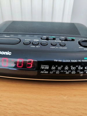 Panasonic RC-6088 alarm clock radio used