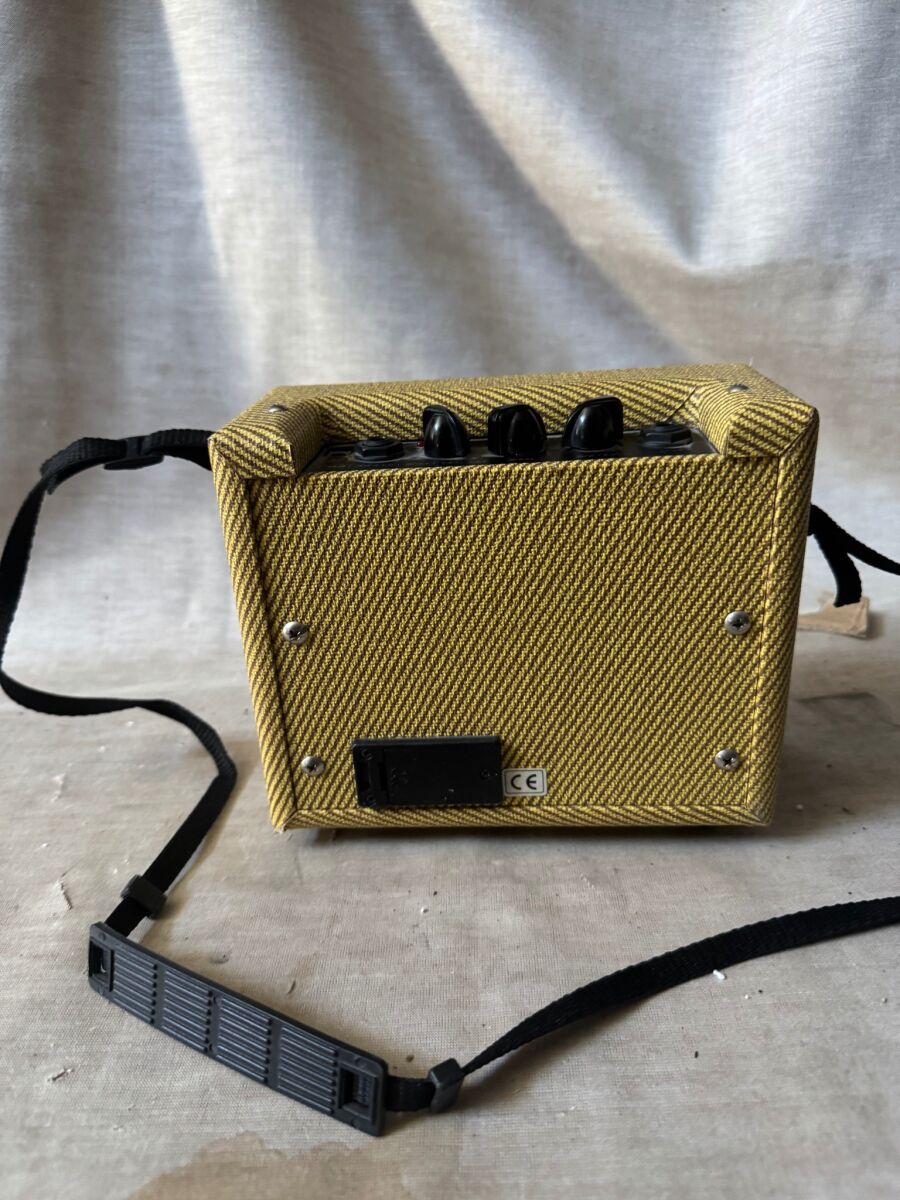 Epiphone EP-1 Mini Portable Guitar… - € 45,00 - Vendora.cy