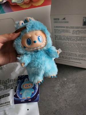 Labubu Hope κούκλα σε άριστη κατάσταση με απόδειξη και QR codes