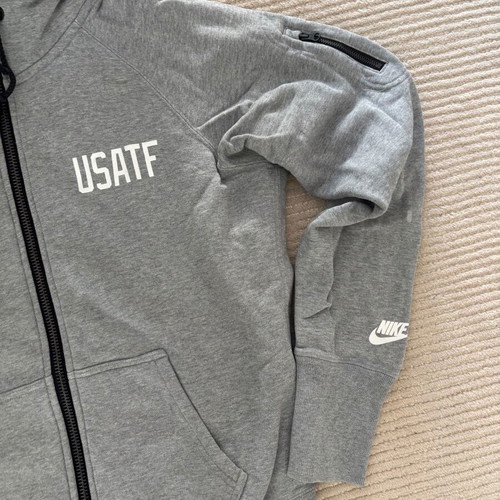 Nike special edition sports hoodie large, like new, gray and white