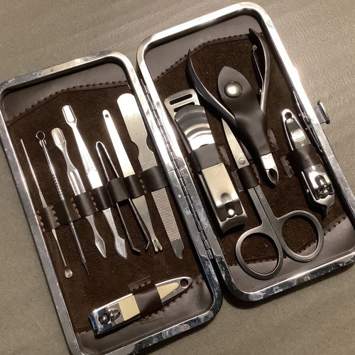 Men's professional nail and face care set like new