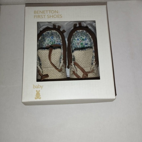 Benetton baby shoes new, unisex, size 18 with packaging