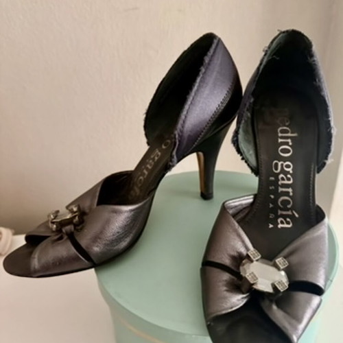 Pedro Garcia evening pumps like new, size 36
