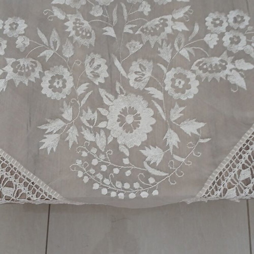 Handmade Soufli Silk Table Linen Set new, champagne color