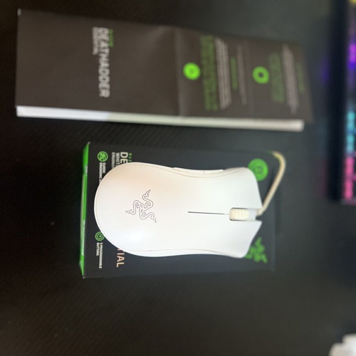 Razer DeathAdder Essential gaming mouse like new with side buttons