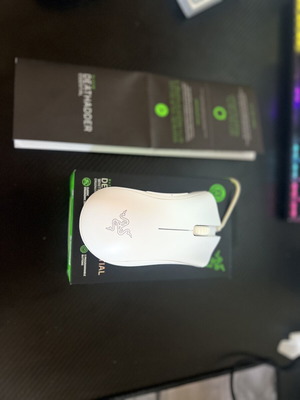 Razer DeathAdder Essential gaming mouse like new with side buttons