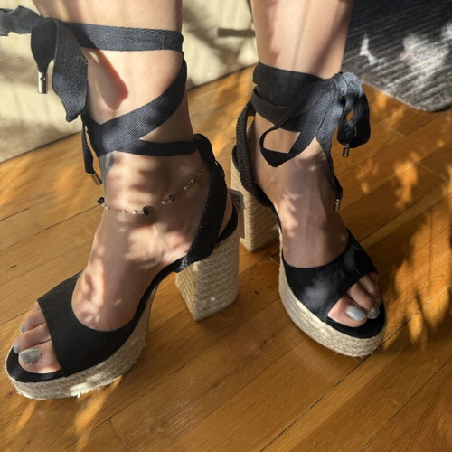 Bershka platform sandals size 40, new, black with ankle ties