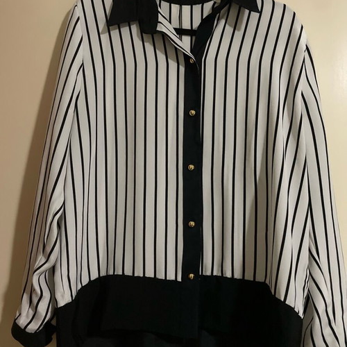 Women's classic shirts size large like new, set of 3 pieces