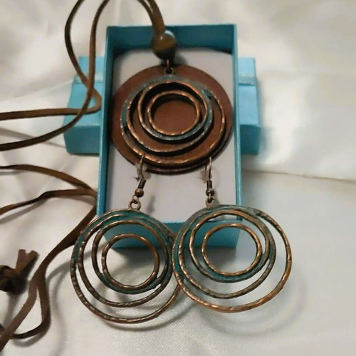 Boho style earrings and pendant set new in blue turquoise and bronze
