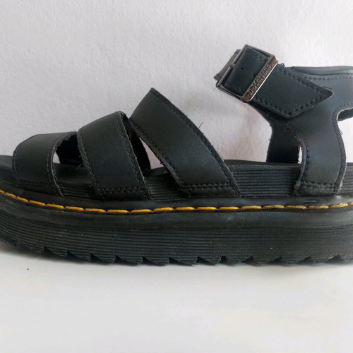 Dr Martens women's flat Blaire sandals black like new