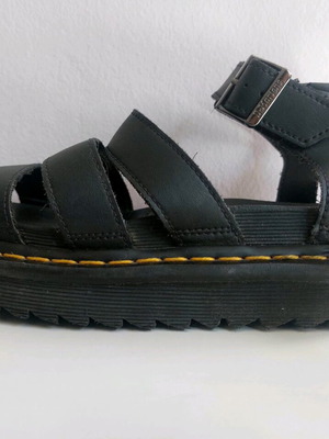 Dr Martens women's flat Blaire sandals black like new