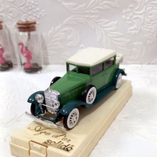 Cadillac Solido 452a 1930s diecast model car like new