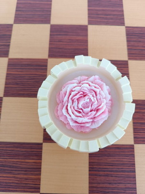 Handmade aromatic candle new