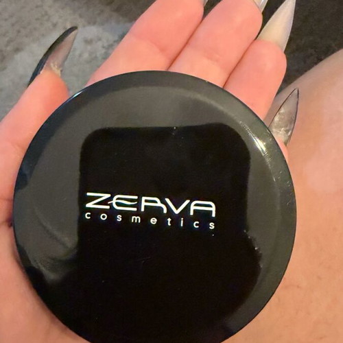 Zerva Contouring Powder new with matte texture and dual shades