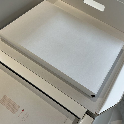 iMac box used with red back for iMac 24