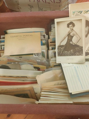 Old postcards like new, complete box