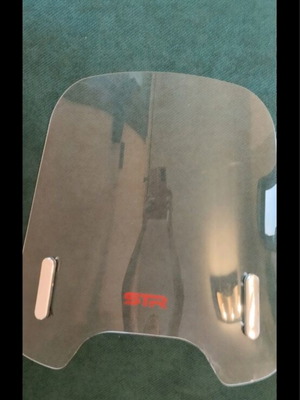 Motorcycle windshield, 0.50 x 0.51 m