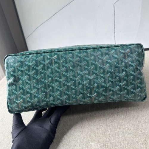 Goyard Tote Bag shoulder green like new, size Gm