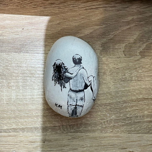 Hand-painted Paperweight stone new, 9x6 cm