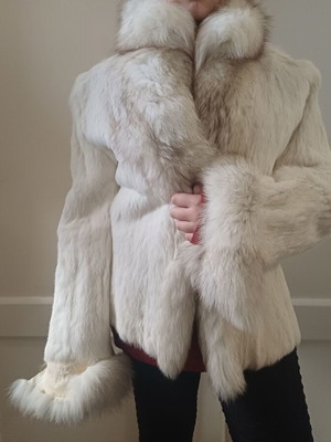Fox fur coat used, genuine with minor defect