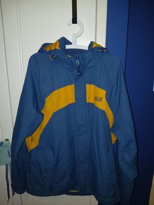Jack Wolfskin jacket XL, blue and yellow