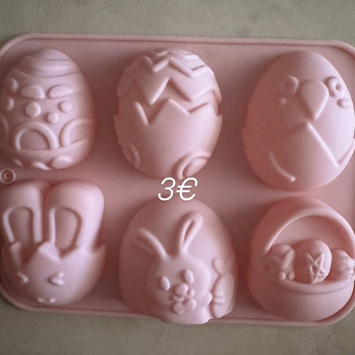 Silicone Molds and Soap Making Accessories like new