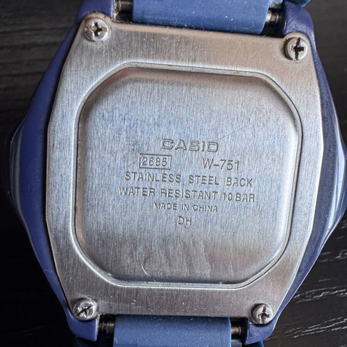Casio W-751 wristwatch like new, blue