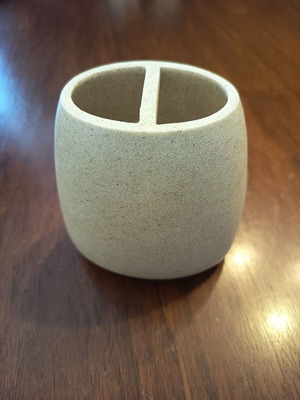 Ceramic toothbrush holder like new