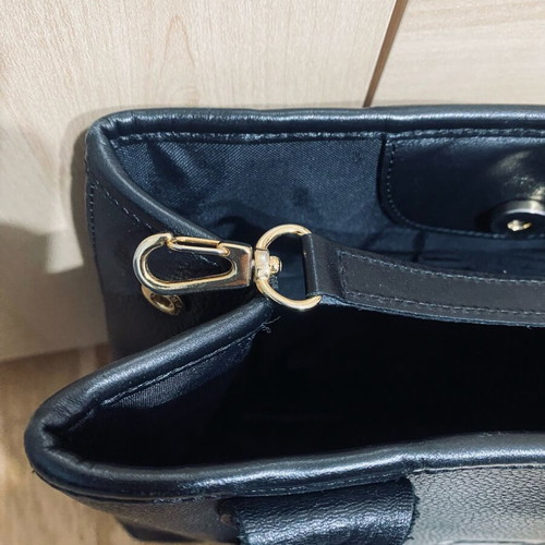 Longchamp leather shoulder bag like new, black