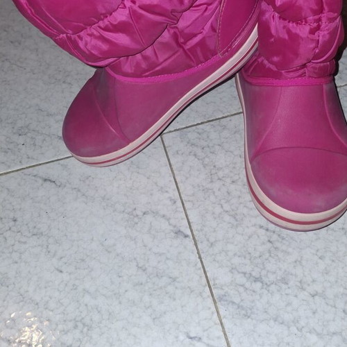 Crocs χειμερινές παιδικές μπότες puff σαν καινούργιες, ροζ, μέγεθος 30-31 EU