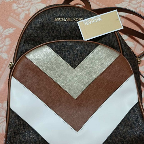 Michael Kors Abbey Medium Backpack new with tag, brown