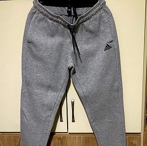 Φόρμα adidas σε πολύ καλή κατάσταση