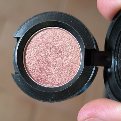M·A·C Cosmetics Small Eye Shadow Expensive Pink Veluxe Pearl finish