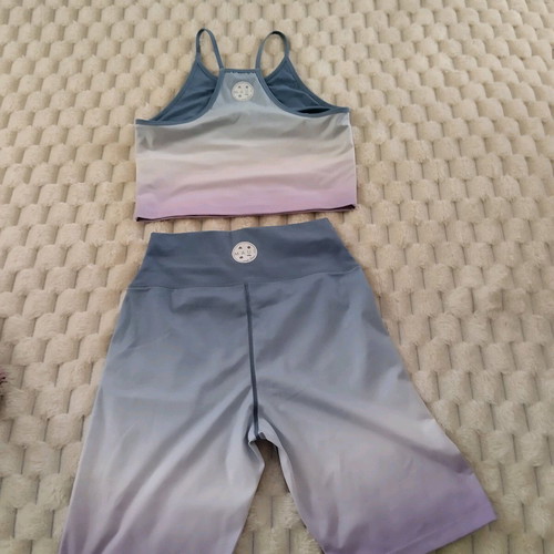 Maui & Sons sports set like new, top and leggings size L