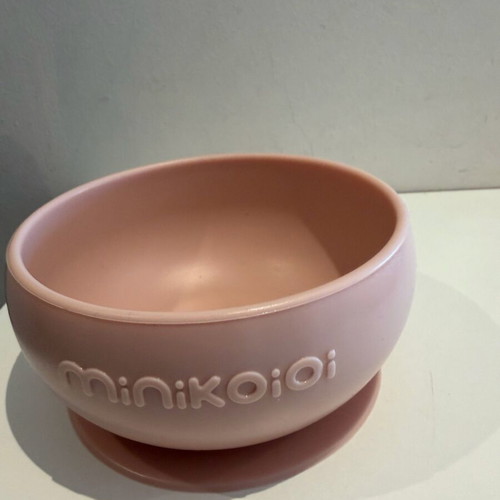 Minikoioi feeding set like new with bowl, spoon and LOVI bib