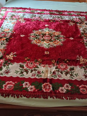 Velvet square tablecloth 1.50x1.50 m, burgundy with floral print