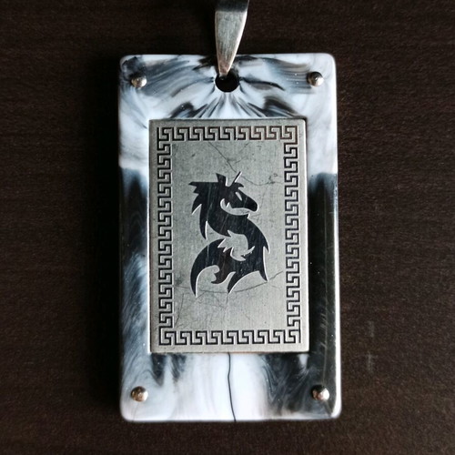 Dragon design pendant like new from Thailand