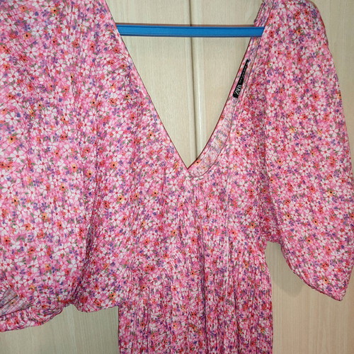 Floral dress with batwing sleeves short length like new