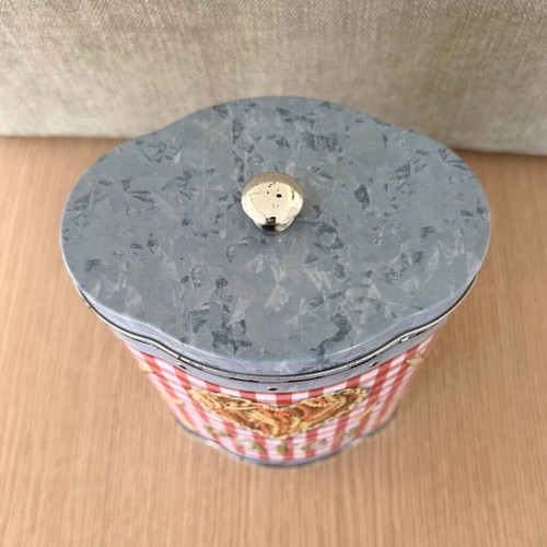 Vintage metal pasta storage tin new